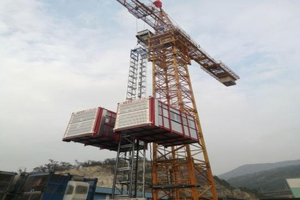 Paranco dell'albero del costruttore utilizzato nella costruzione di edifici